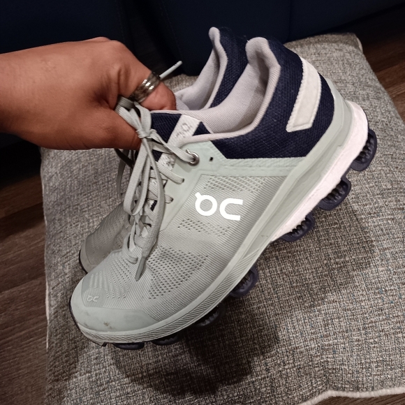 On Cloudsurfer 6 Running Shoes, Women's 8w (Fennel/Ink) Navy Great Condition! - Picture 4 of 7